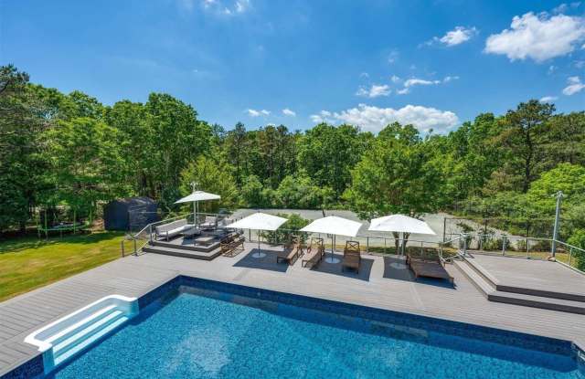5 Honeysuckle Lane - 5 Honeysuckle Lane, East Quogue, NY 11942