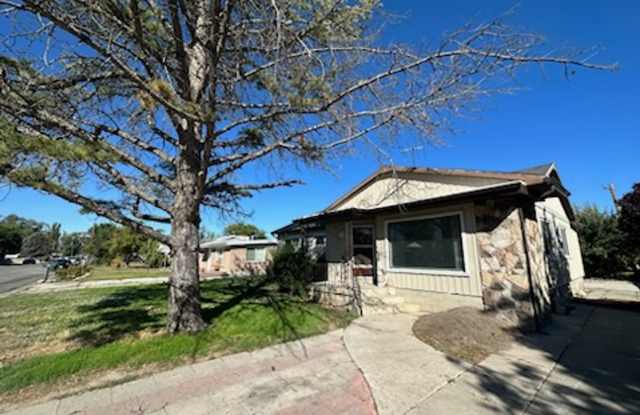 Beautiful 6 bedroom 2 bathroom home is a must see! photos photos Beautiful 6 bedroom 2 bathroom home is a must see! photos photos