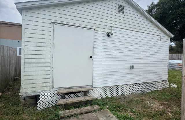 110 Old Daytona Rd Gallery 1