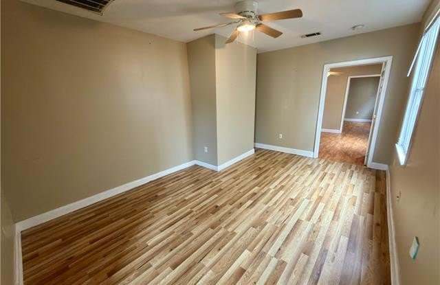 2332 IBERVILLE Street Gallery 4