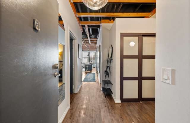 20 N State Street Gallery 3