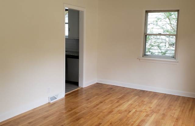 Charming Bungalow in Near West End - 6417 Stuart Avenue, Richmond, VA 23226