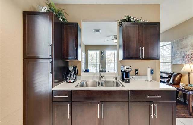 627 Hampton Road N - 627 North Hampton Road, Dallas, TX 75211