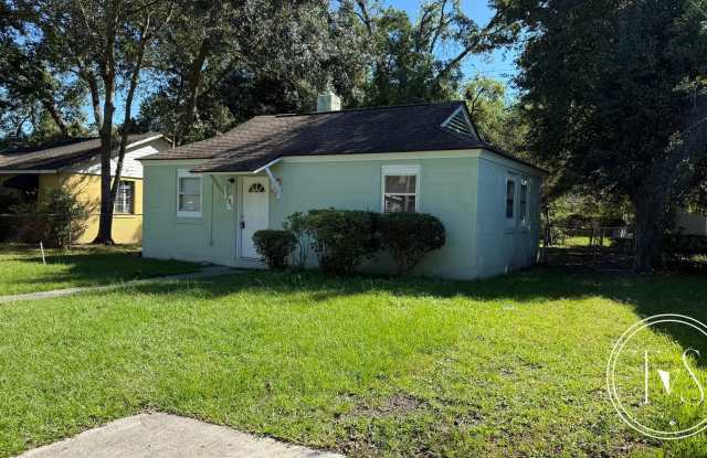 Cozy 2-bed/1-bath home in Carver Heights Gallery 4