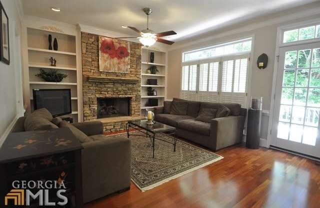 107 Lexington Pass Gallery 2