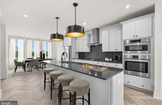 13916 AVIATION Place photos photos