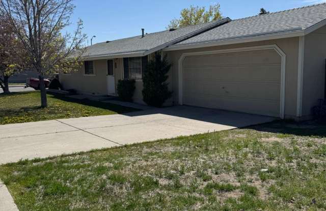 Cute Home in Carson City Near Empire Elementry School! photos photos