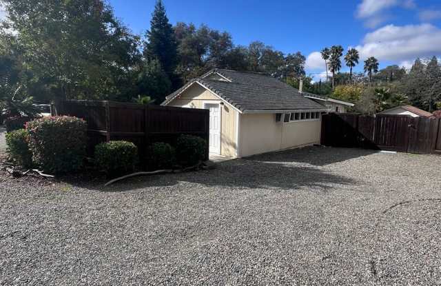 CUTE ONE BEDROOM ONE BATH HOME IN GRANITE BAY!! - 8948 Auburn Folsom Road, Granite Bay, CA 95746 CUTE ONE BEDROOM ONE BATH HOME IN GRANITE BAY!! - 8948 Auburn Folsom Road, Granite Bay, CA 95746