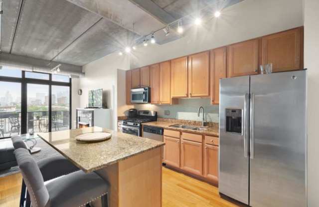 811 West 15th Pl. Gallery 3