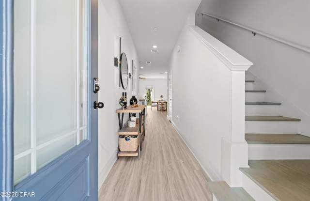 97 Phoenix Street Gallery 1