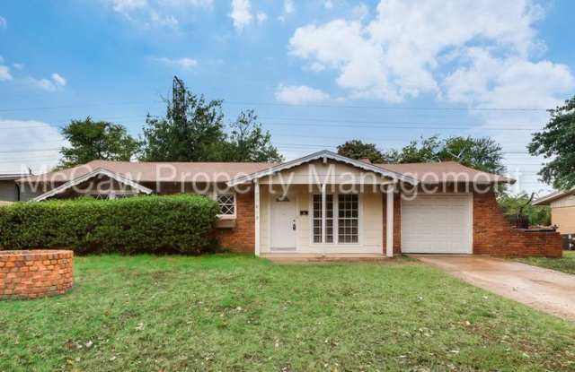 1612 Grantland Circle - 1612 Grantland Circle, Fort Worth, TX 76112
