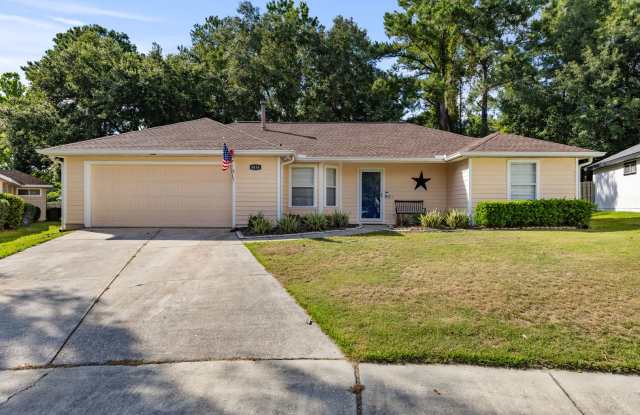 Experience a breezy lifestyle in the convenient Eagle Point subdivision! photos photos