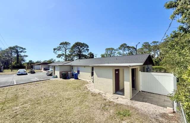 7071 Bee Ridge Road - A Gallery 3