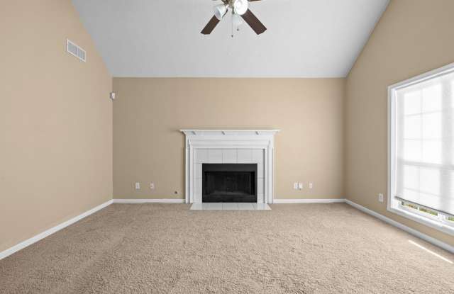 3 Bedroom Ranch in Fayetteville with Large Deck & Fenced Backyard Gallery 4