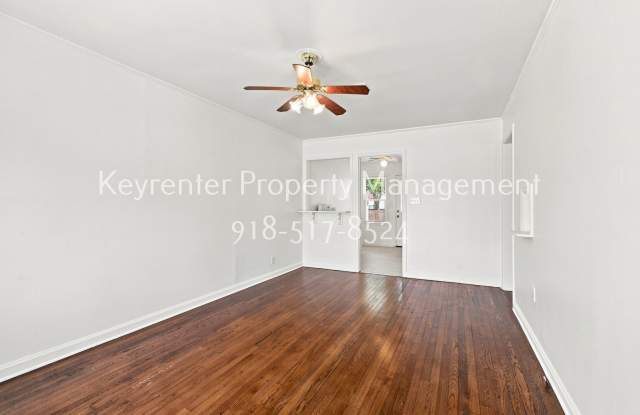 Beautiful 2 Bed 1 Bath in Quiet Area - NO PETS ALLOWED Gallery 4