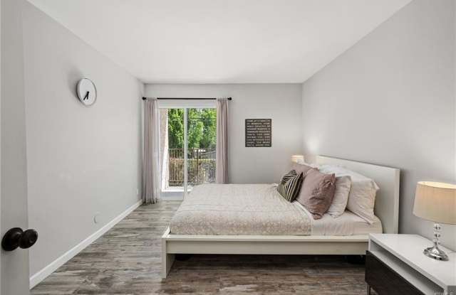 23391 Park Sorrento Gallery 3