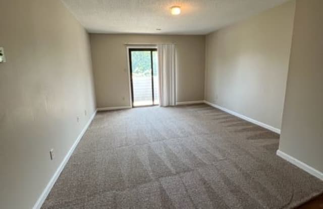 4007 McIntosh St Apt J - 4007 McIntosh Street, Greensboro, NC 27407