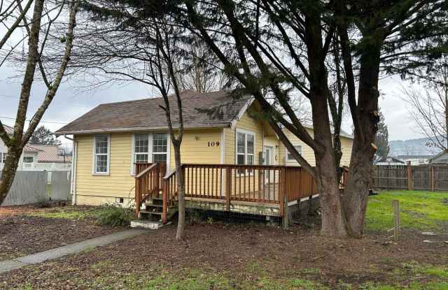 Just Renovated 3 Bed, 2 Bath Home in Sheridan photos photos