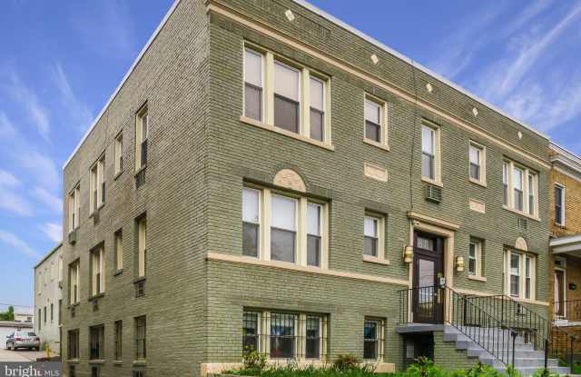 1815 A Street SE Gallery 1