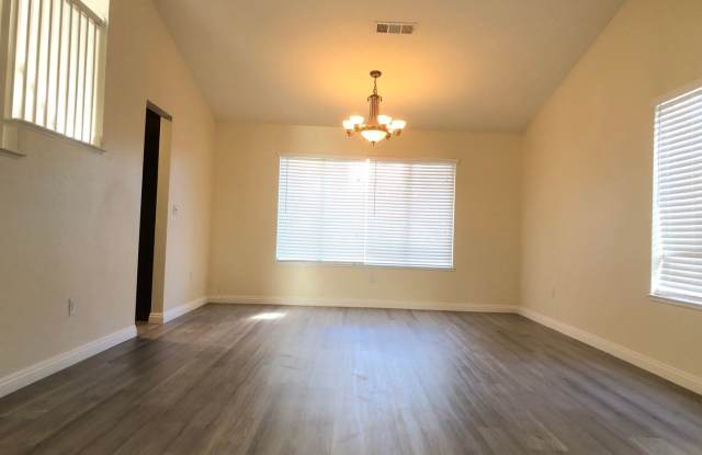 8632 Skyward Ct Gallery 4