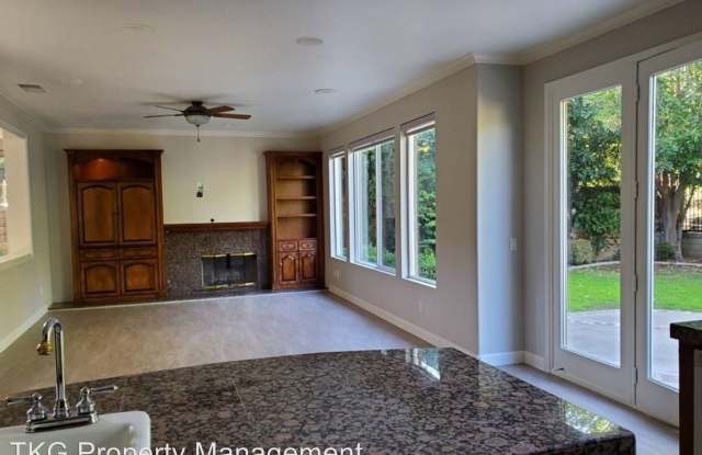 27746 Homestead Road Gallery 3