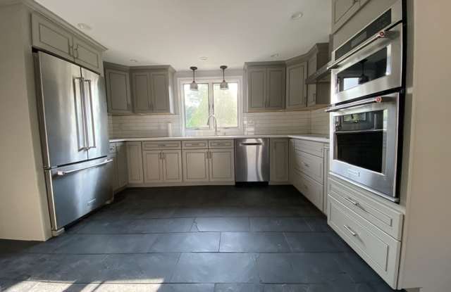 30 Woodbriar Rd - 30 Woodbriar Road, Quincy, MA 02171