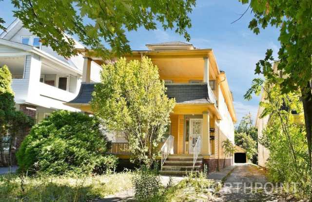 Beautiful Cleveland Heights 2 Bedroom 1 Bath Available Now! Gallery 1