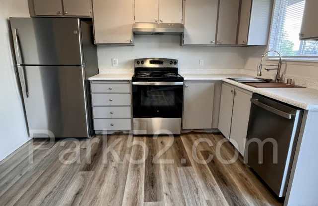 Remodeled 2 Bedroom 1 Bathroom Upper Level Apartment photos photos