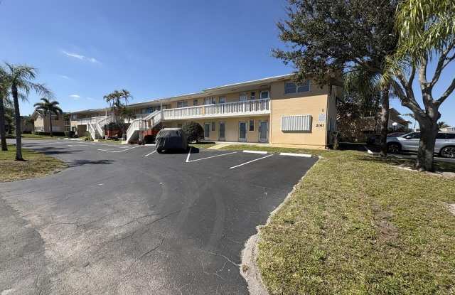 2161 NE 1st Court unit: 206 photos photos