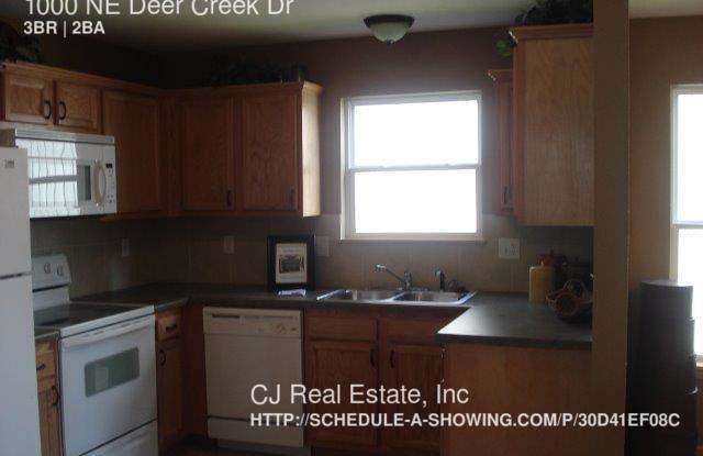 1000 NE Deer Creek Dr Gallery 4