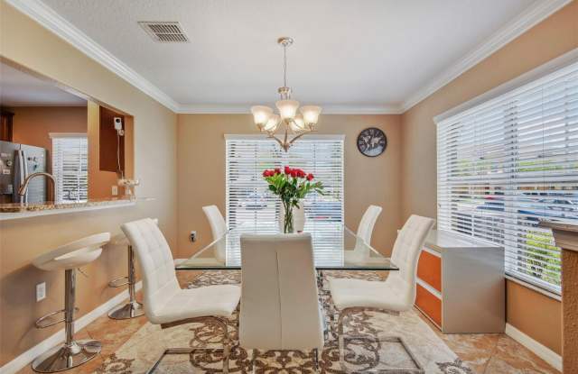 9797 TRUMPET VINE LOOP Gallery 4