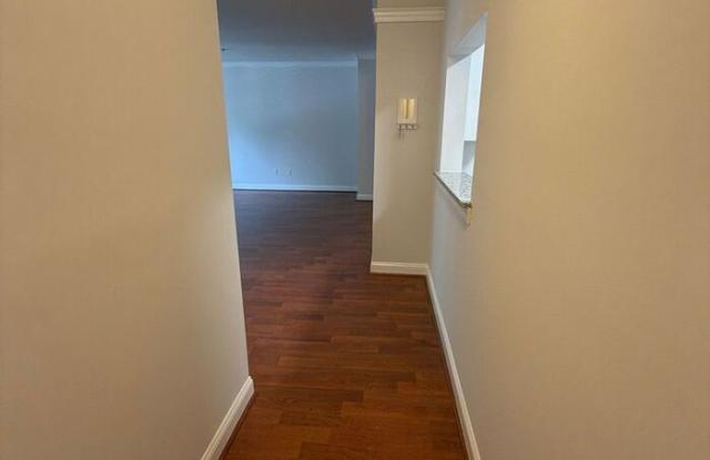 5609 Fairview Road Gallery 2