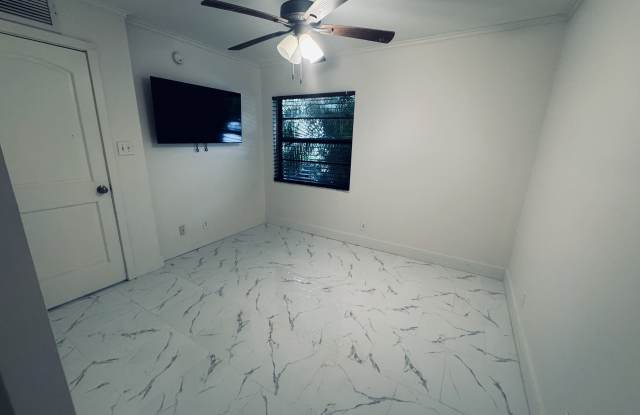 140 South Cypress Road Gallery 3
