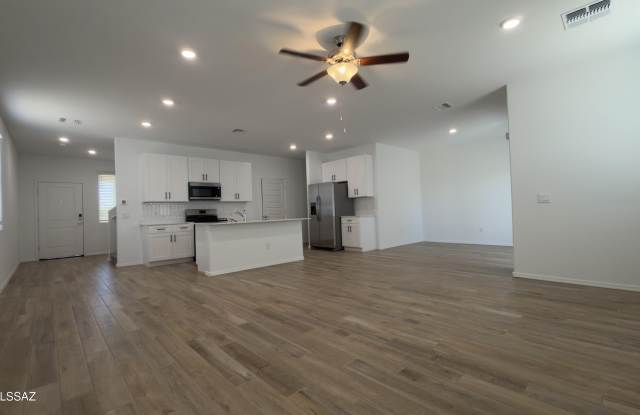 10473 W Rutherford Lane Gallery 3