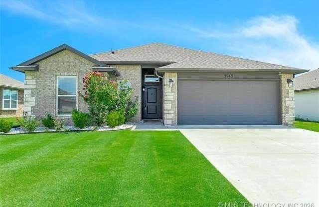 3943 S 149th East Avenue Gallery 1