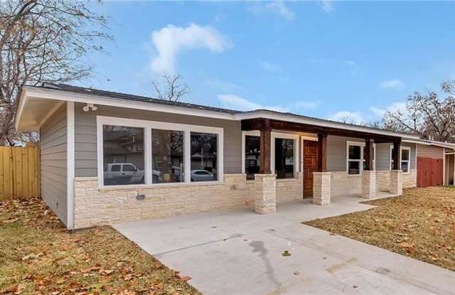 2933 Shorewood Drive Gallery 2