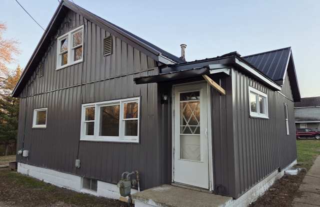 515 S 10th St - 515 South 10th Street, Cambridge, OH 43725