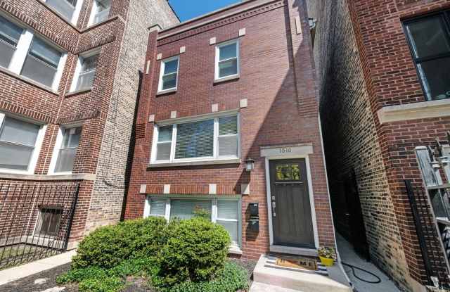 1510 W Addison Street photos photos