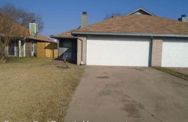 7521 April Lane - 7521 April Lane, North Richland Hills, TX 76182