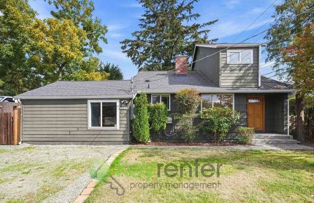 Charming Burien Retreat with Hardwood Floors and RV Parking Gallery 1