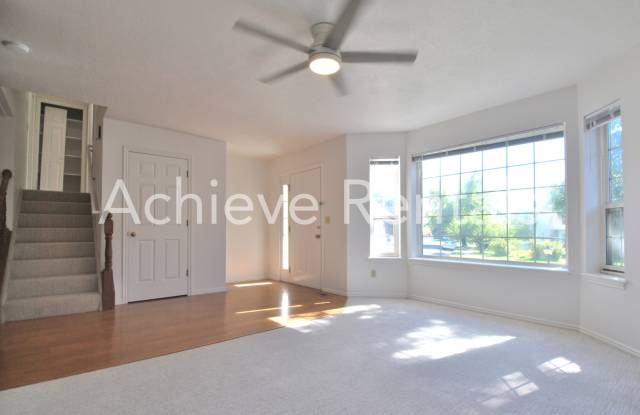 Beautiful 4-Bedroom Home with Huge Backyard & Extra Parking Gallery 4