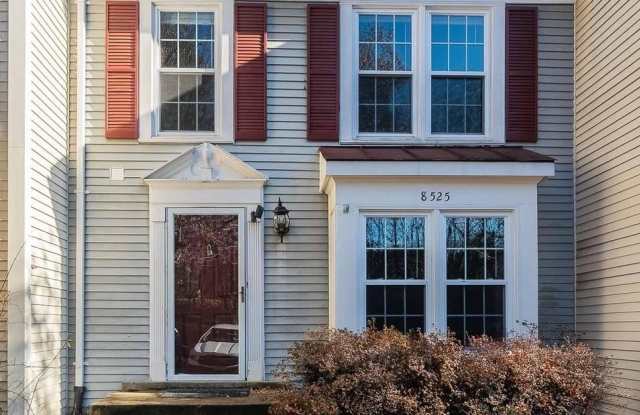 8525 GAMBEL OAK DRIVE - 8525 Gambel Oak Drive, Newington, VA 22153