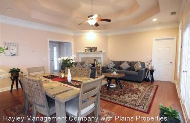 1313 Tulip Court Gallery 3