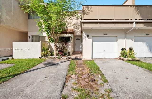 833 NW 82nd Ave photos photos