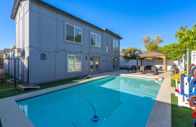 3733 East Dahlia Drive Gallery 4