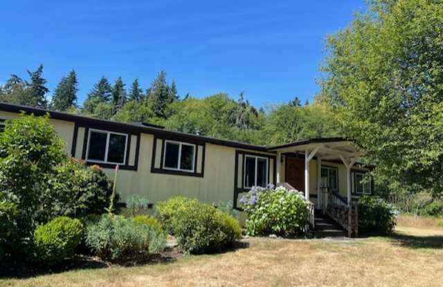 Peaceful Home on Acreage with Garage photos photos