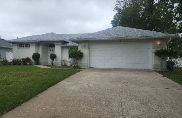 Fall in Love with this 3 Bed 2 Bath home in Pine Lakes photos photos
