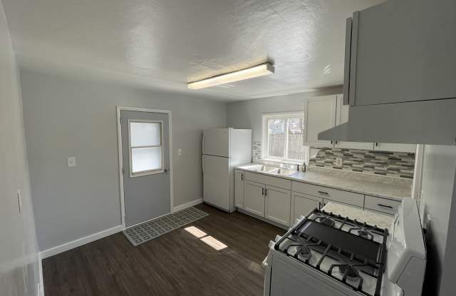 521 W North St photos photos