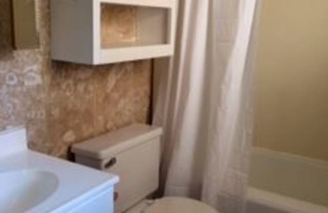 707 Center St Apt 1 Gallery 4