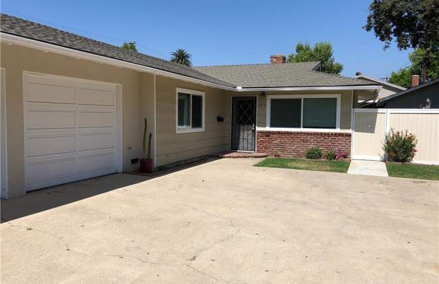 383 N Center Street - 383 North Center Street, Orange, CA 92866